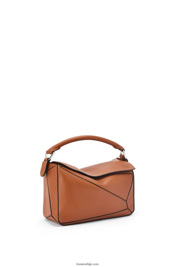 Loewe Жене мала пуззле торба од класичне телеће коже тан HJTY364