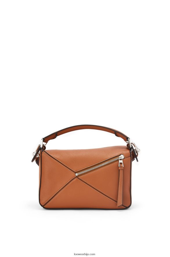Loewe Жене мала пуззле торба од класичне телеће коже тан HJTY364