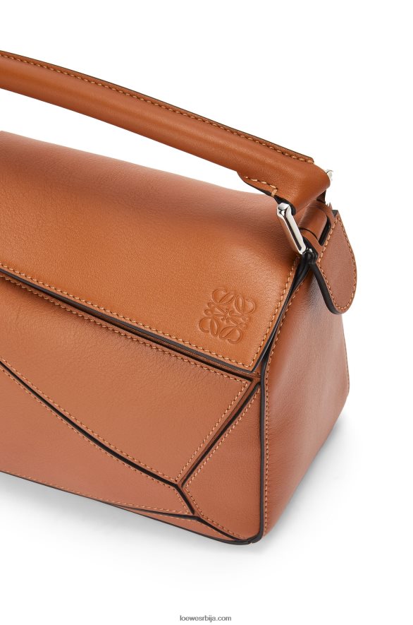 Loewe Жене мала пуззле торба од класичне телеће коже тан HJTY364