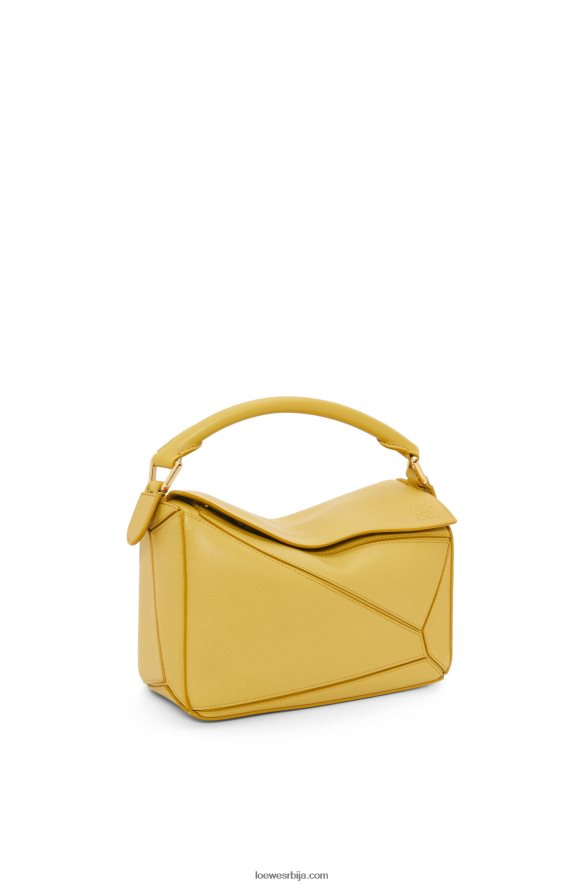 Loewe Жене мала пуззле торба од класичне телеће коже светло окер HJTY365