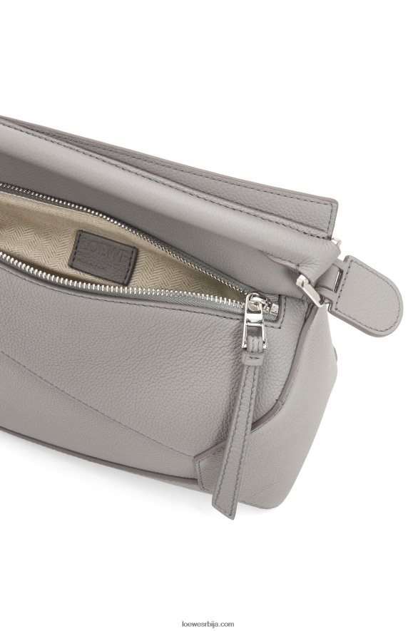 Loewe Жене мала торба за слагалице од мекане телеће коже бисерно сива HJTY366