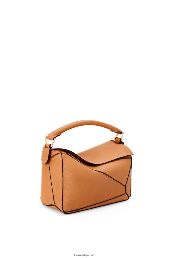 Loewe Жене мала торба за слагалице од мекане телеће коже лагана карамела HJTY368