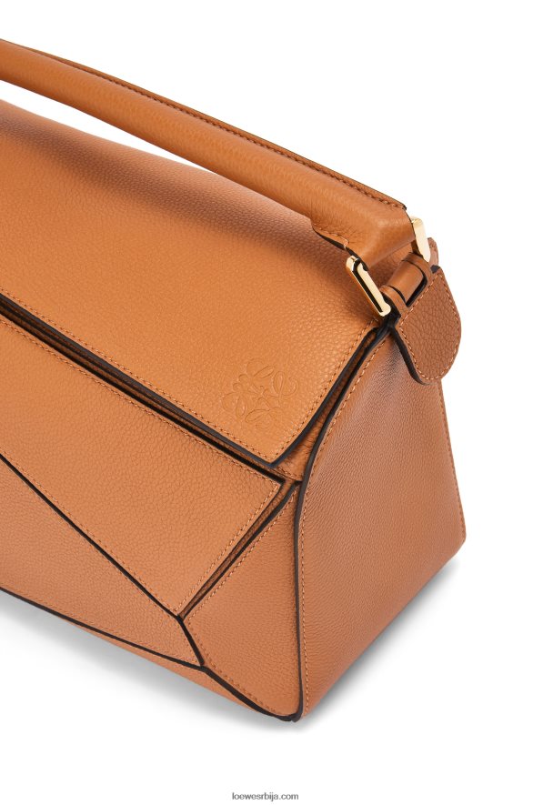 Loewe Жене пуззле торба од мекане телеће коже лагана карамела HJTY369