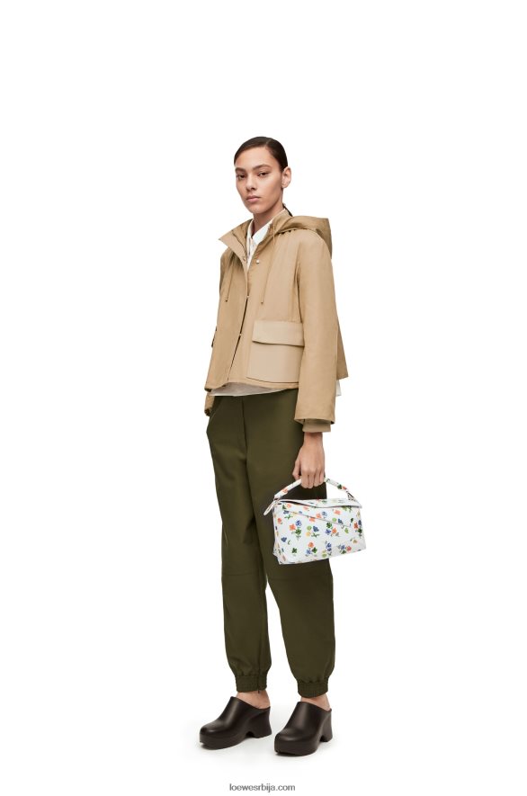 Loewe Жене мала торба од сатенске телеће коже бела/вишебојна HJTY394