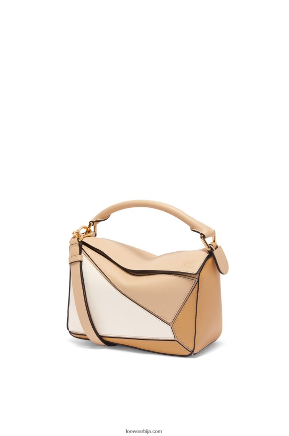 Loewe Жене мала пуззле торба од класичне телеће коже прашњава беж/мека бела HJTY396