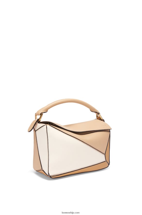 Loewe Жене мала пуззле торба од класичне телеће коже прашњава беж/мека бела HJTY396