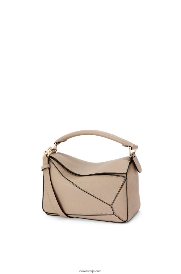 Loewe Жене мала торба за слагалице од мекане телеће коже песак HJTY397