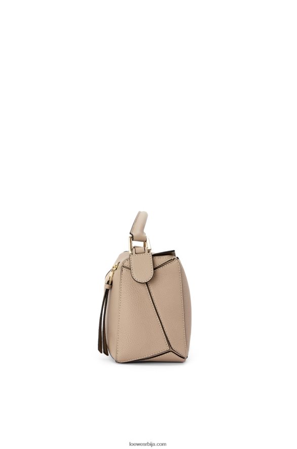 Loewe Жене мала торба за слагалице од мекане телеће коже песак HJTY397