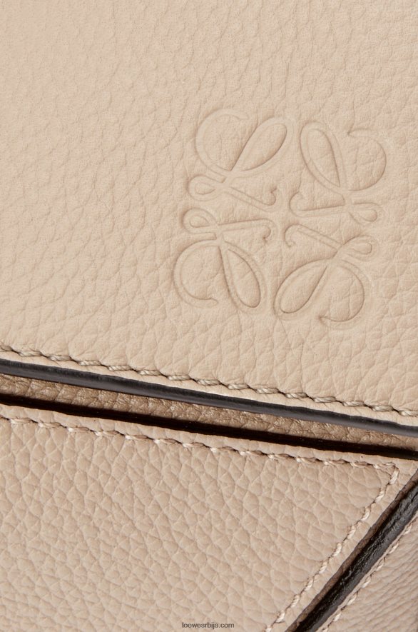 Loewe Жене пуззле торба од мекане телеће коже песак HJTY409