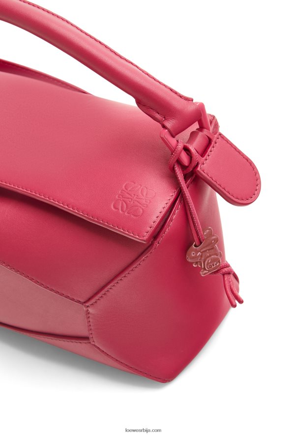 Loewe Жене мала торба за слагалице од сатенске телеће коже рубин црвена глазура HJTY436