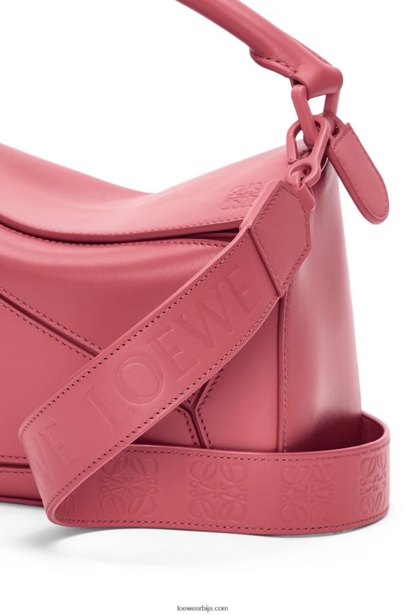 Loewe Жене мала пуззле торба од сатенске телеће коже плумросе HJTY490