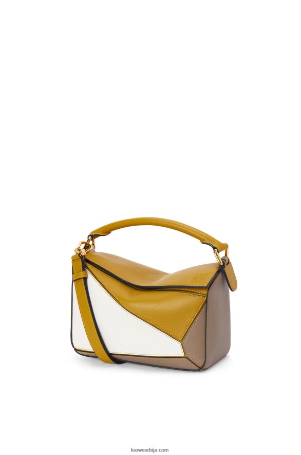 Loewe Жене мала пуззле торба од класичне телеће коже окер/мека бела HJTY497