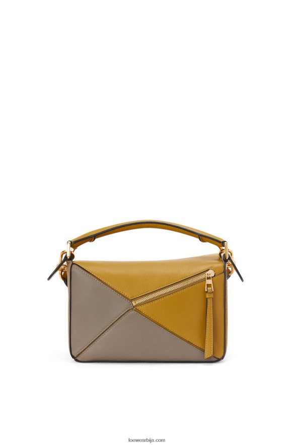 Loewe Жене мала пуззле торба од класичне телеће коже окер/мека бела HJTY497