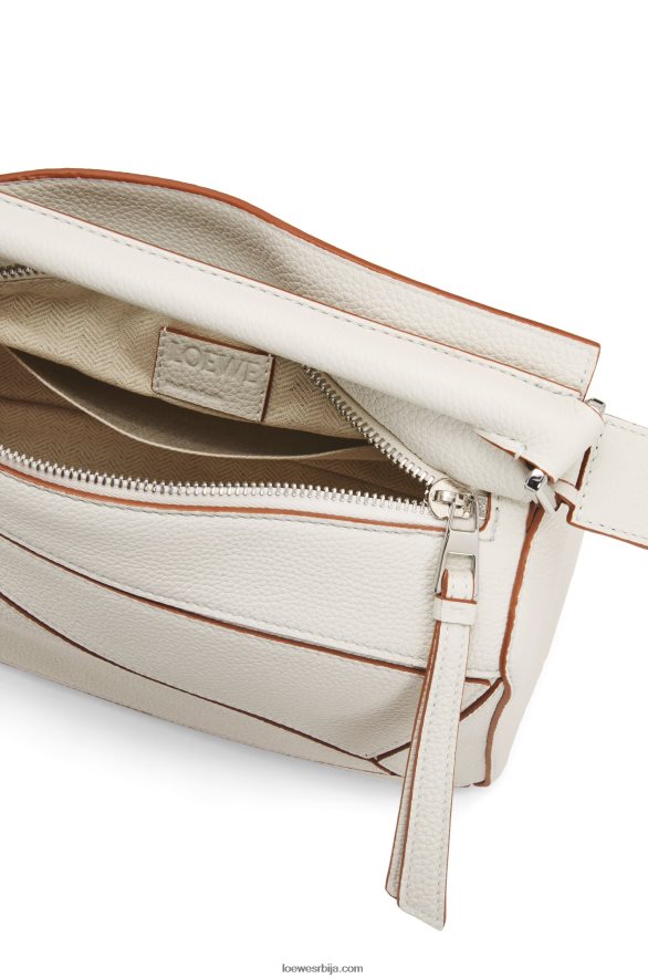 Loewe Жене мала торба за слагалице од мекане телеће коже мека бела HJTY505