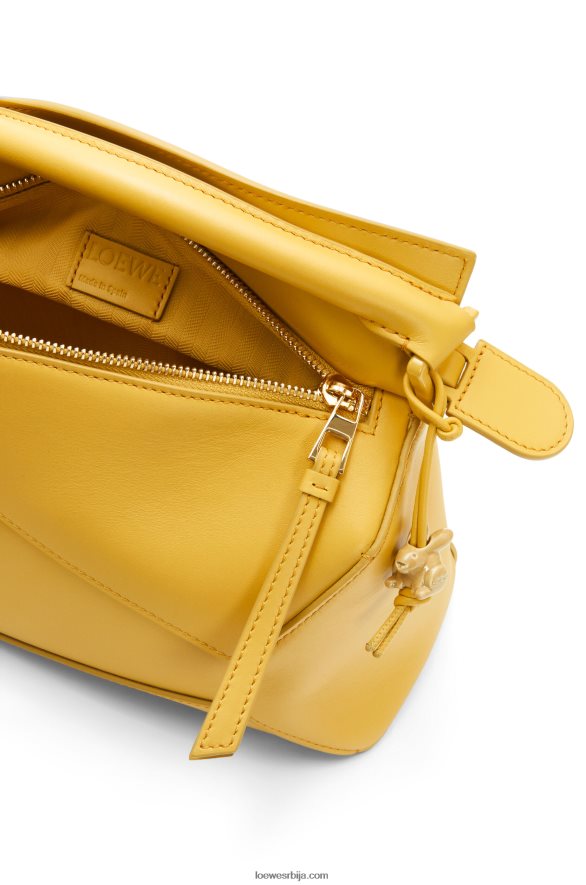 Loewe Жене мала торба за слагалице од сатенске телеће коже бледожута глазура HJTY530