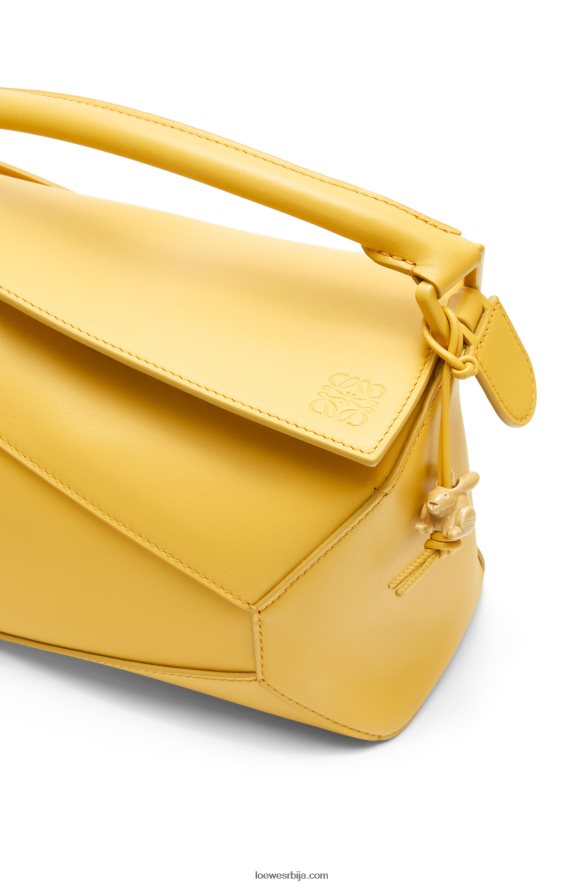 Loewe Жене мала торба за слагалице од сатенске телеће коже бледожута глазура HJTY530