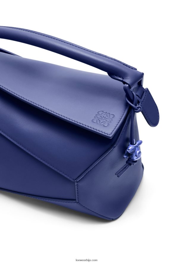 Loewe Жене мала торба за слагалице од сатенске телеће коже дубока љубичаста глазура HJTY531