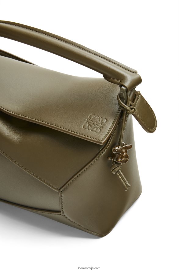 Loewe Жене мала торба за слагалице од сатенске телеће коже глазура од чајне прашине HJTY536