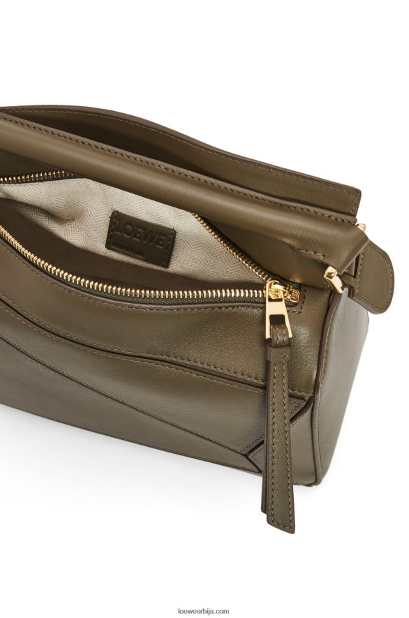 Loewe Жене мала пуззле торба од класичне телеће коже тамно каки зелена HJTY542
