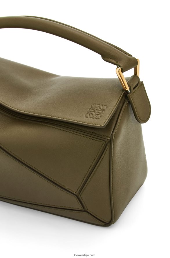 Loewe Жене мала пуззле торба од класичне телеће коже тамно каки зелена HJTY542