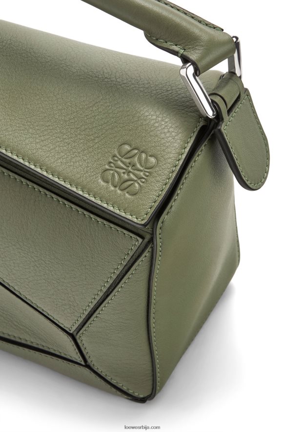Loewe Жене мала пуззле торба од класичне телеће коже зелени авокадо HJTY545