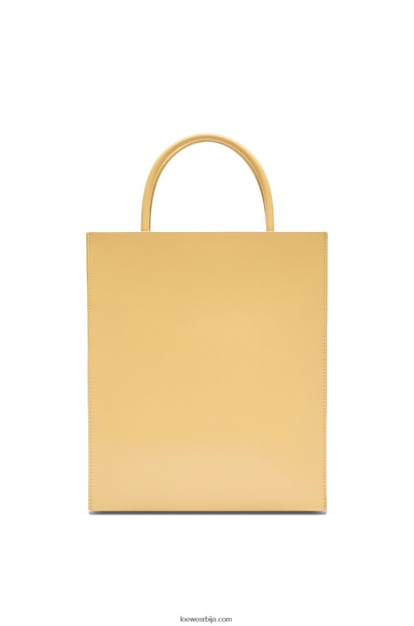 Loewe Жене стандардна торба А4 од углађене телеће коже тамни путер HJTY120