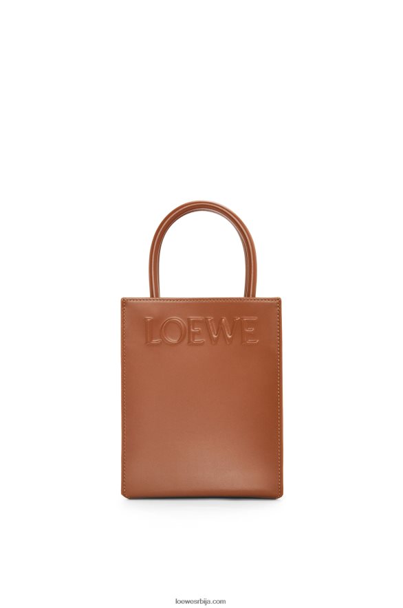 Loewe Жене стандардна а5 торба од углађене телеће коже тан HJTY116