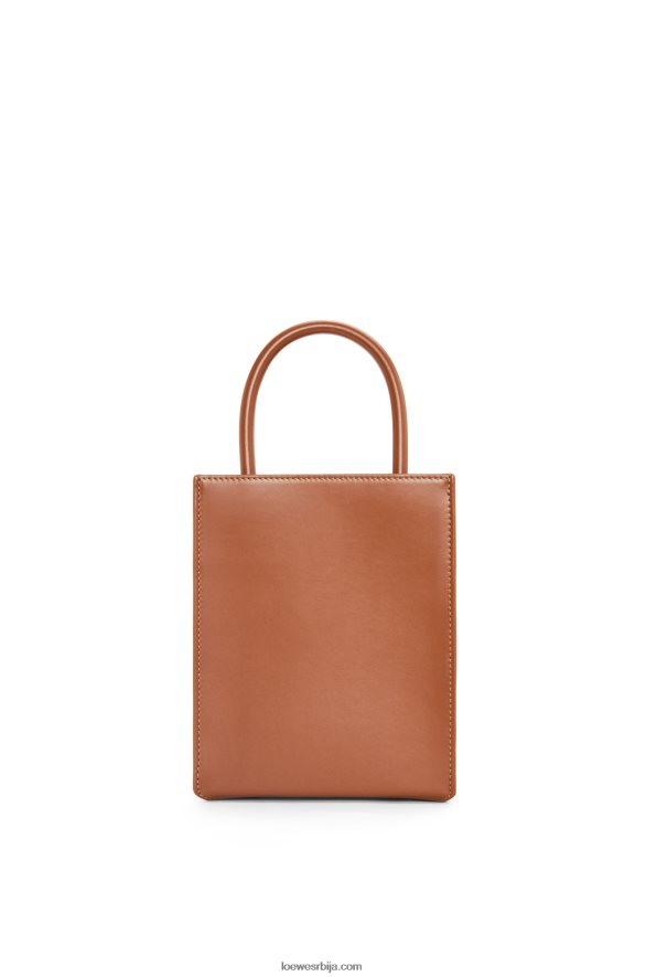 Loewe Жене стандардна а5 торба од углађене телеће коже тан HJTY116