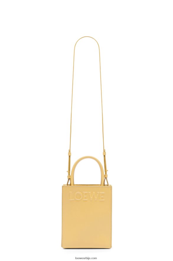 Loewe Жене стандардна а5 торба од углађене телеће коже тамни путер HJTY119