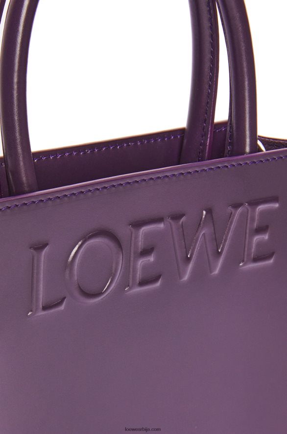 Loewe Жене стандардна а5 торба од углађене телеће коже дубоки патлиџан HJTY192