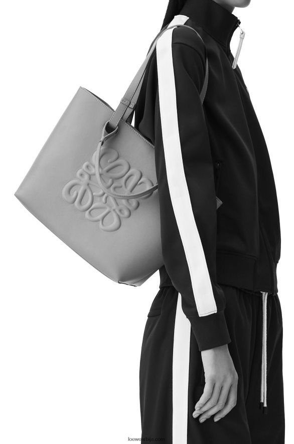Loewe Жене мала надувана анаграм торба од класичне телеће коже топла пустиња HJTY123