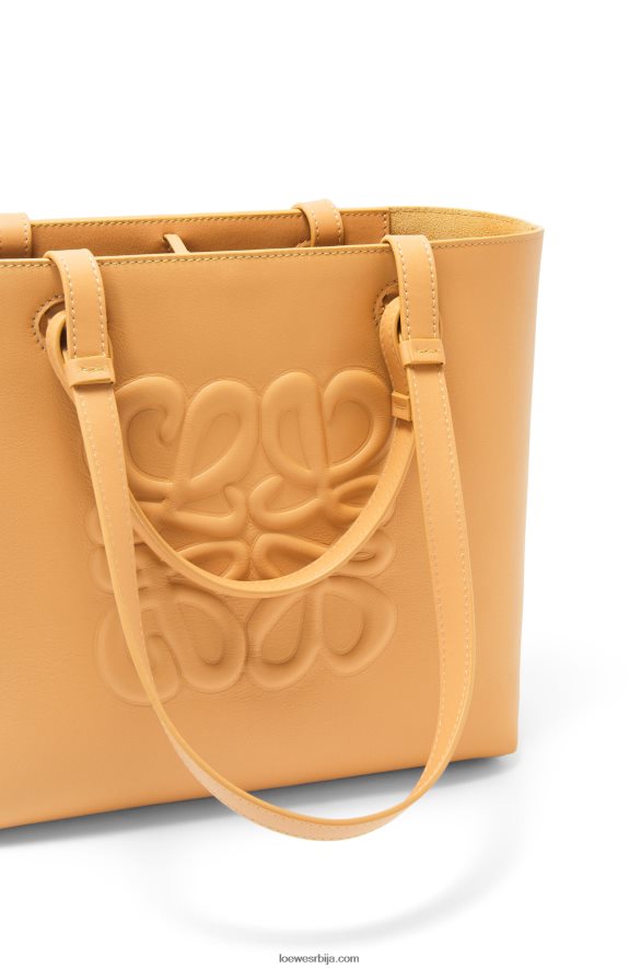 Loewe Жене мала надувана анаграм торба од класичне телеће коже топла пустиња HJTY123