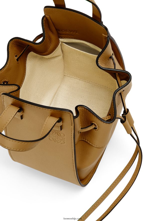 Loewe Жене мини канап за висећу мрежу од класичне телеће коже окер зелене боје HJTY243