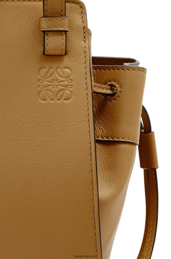 Loewe Жене мини канап за висећу мрежу од класичне телеће коже окер зелене боје HJTY243