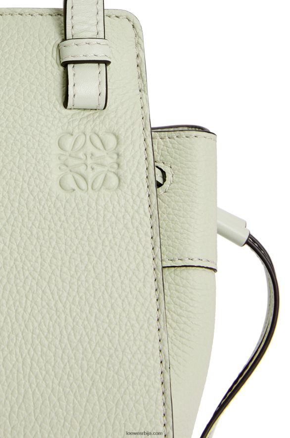 Loewe Жене мини канап за висећу мрежу од мекане телеће коже светли селадон HJTY244