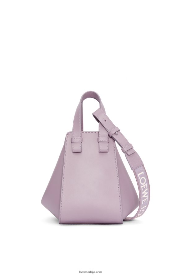 Loewe Жене компактна висећа мрежа од сатенске телеће коже бледа глазура од патлиџана HJTY312