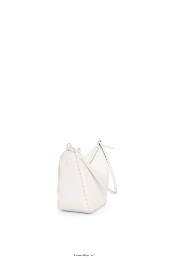 Loewe Жене мини хаммоцк хобо торба од класичне телеће коже мека бела HJTY324