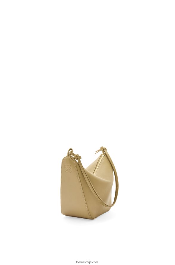 Loewe Жене мини хаммоцк хобо торба од класичне телеће коже глине зелена HJTY325