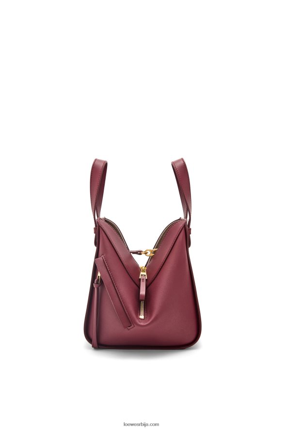 Loewe Жене висећа компактна торба од класичне телеће коже дивље бобице HJTY340
