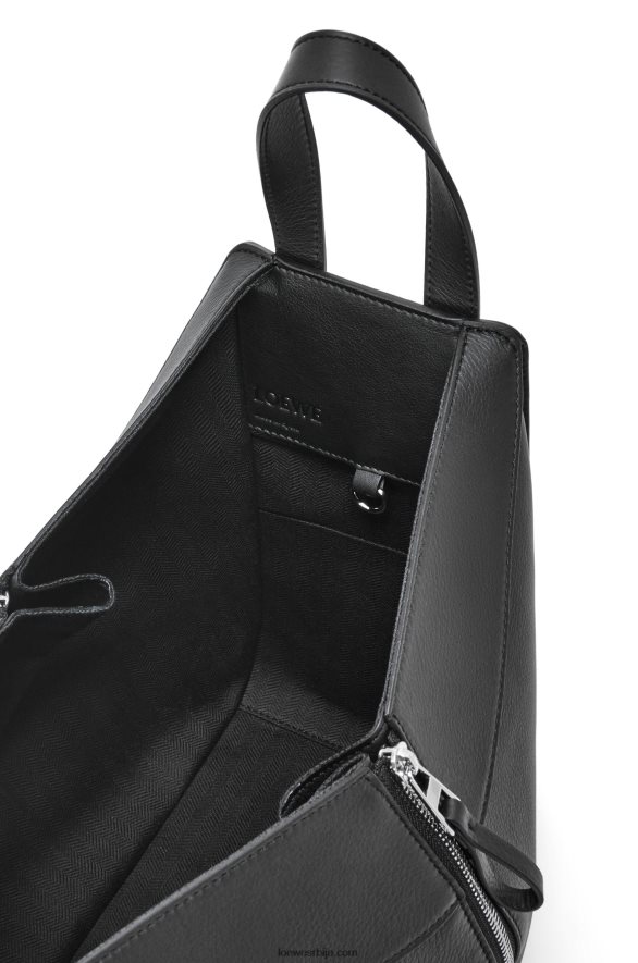 Loewe Жене мала торба за висећу мрежу од класичне телеће коже црн HJTY341