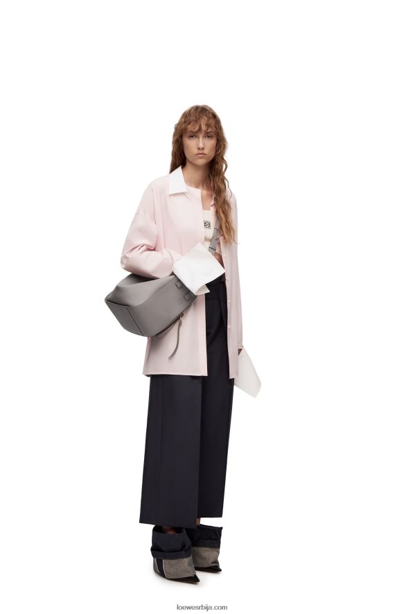 Loewe Жене компактна торба за висећу мрежу од мекане телеће коже бисерно сива HJTY342