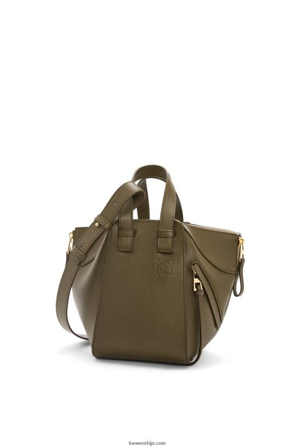 Loewe Жене висећа компактна торба од класичне телеће коже тамно каки зелена HJTY372