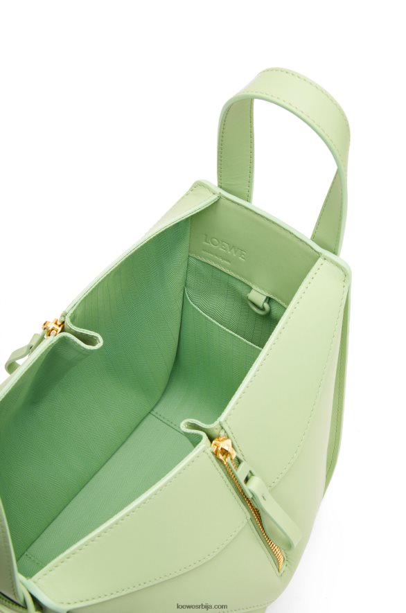 Loewe Жене компактна висећа мрежа од сатенске телеће коже лиметно зелена глазура HJTY408