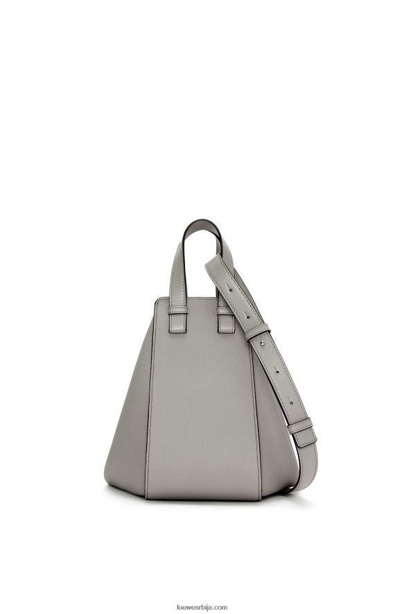 Loewe Жене мала торба за висећу мрежу од мекане телеће коже бисерно сива HJTY434