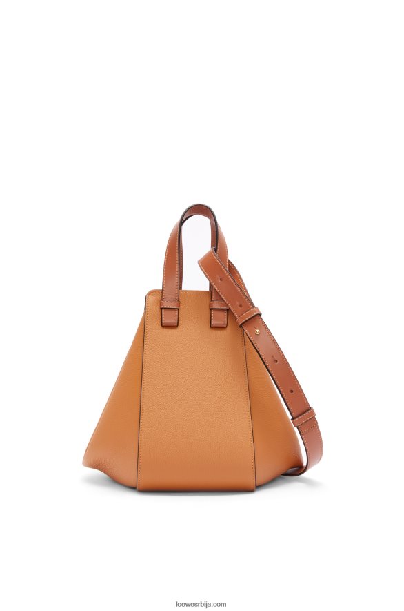 Loewe Жене мала торба за висећу мрежу од мекане телеће коже лагана карамела HJTY439
