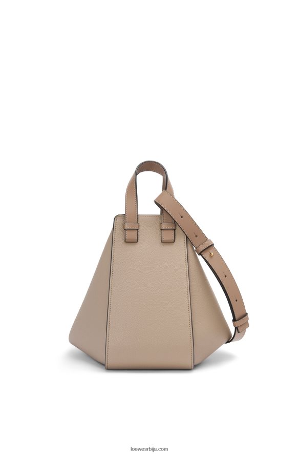 Loewe Жене мала торба за висећу мрежу од мекане телеће коже песак HJTY477