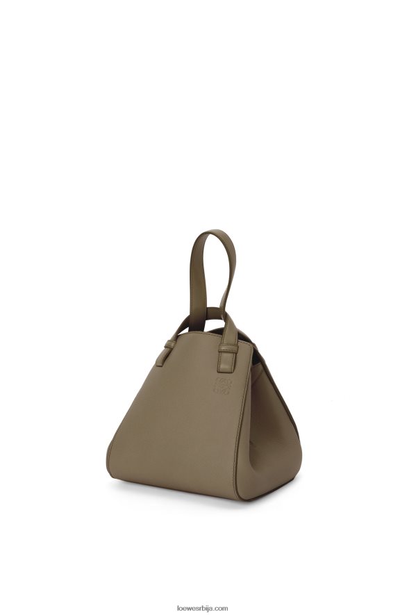 Loewe Жене висећа торба за грумен од мекане телеће коже ловор зелено HJTY500