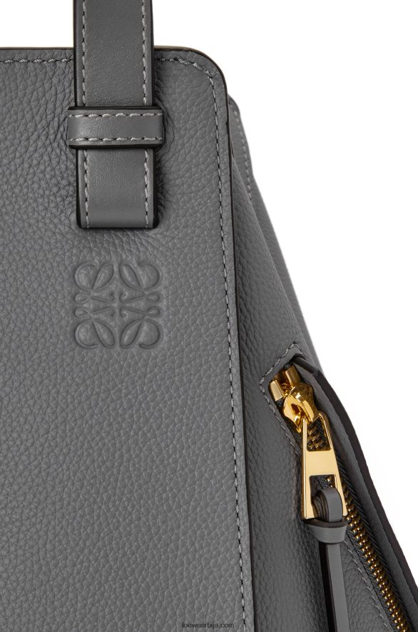 Loewe Жене мала торба за висећу мрежу од мекане телеће коже асфалт сива HJTY502