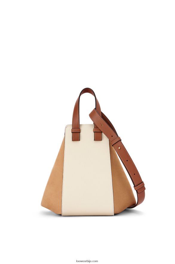 Loewe Жене мала торба за висећу мрежу од класичне телеће коже и семиша млеко/топла пустиња HJTY506