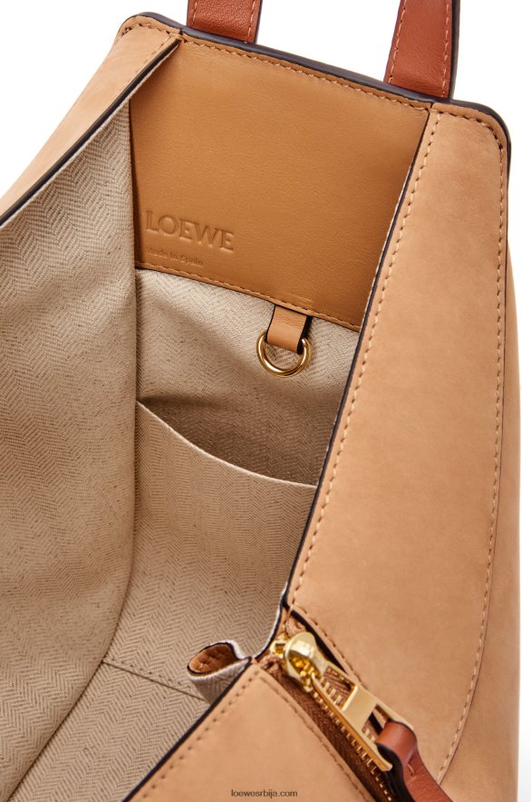 Loewe Жене мала торба за висећу мрежу од класичне телеће коже и семиша млеко/топла пустиња HJTY506